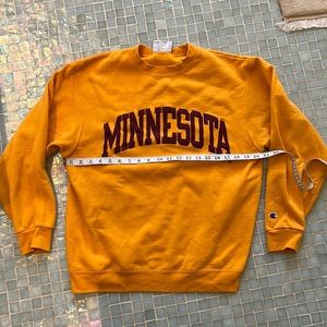 Champion University of Minnesota sweatshirt Goldie maroon medium gopher crew